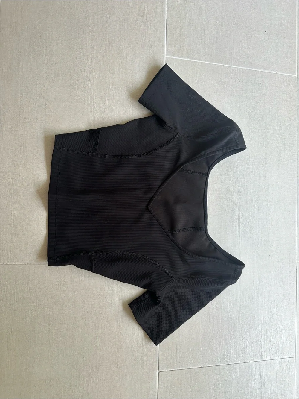 lululemon athletica 2 Black Align T-Shirt - Cropped Fit
